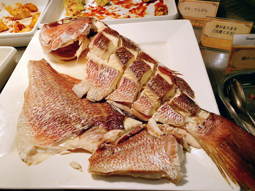 神戶FISHERMAN&#8217;S MARKET海鮮吃到飽｜松葉蟹無限供應，壽司披薩甜點一次滿足，港灣夜景超浪漫 @猴屁的異想世界