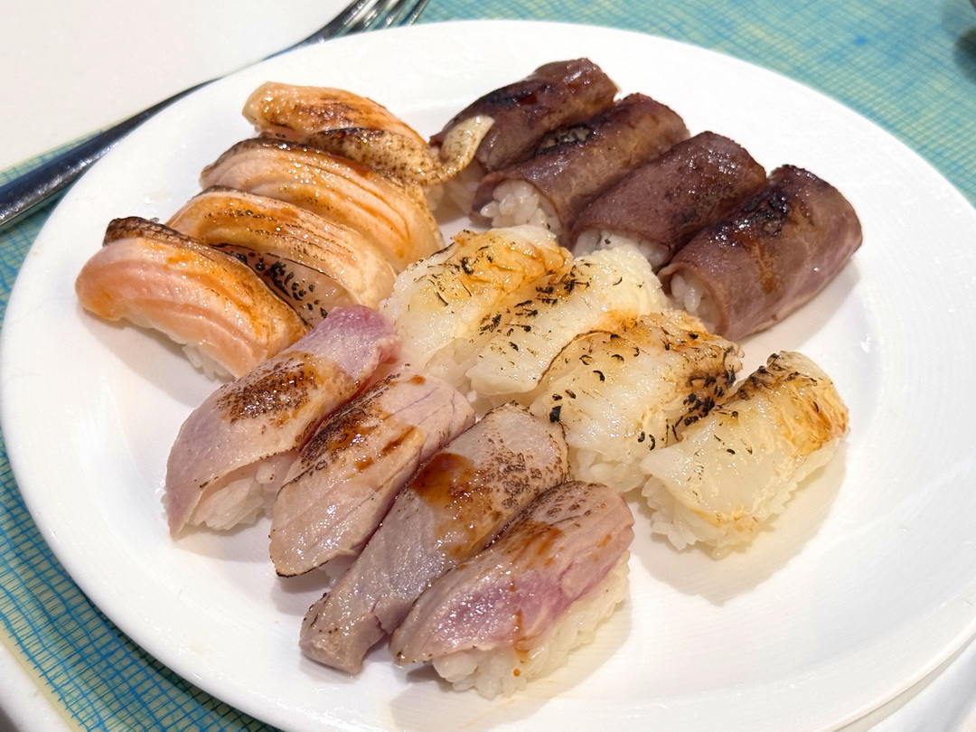 彩匯自助餐廳｜美福大飯店高級Buffet吃到飽推薦，牛排龍蝦干貝生蠔甜點酒水無限爽吃！ @猴屁的異想世界