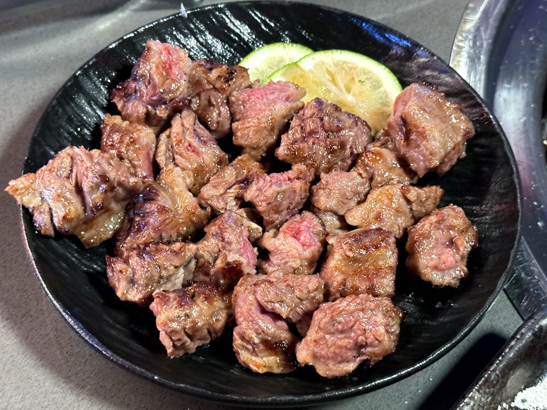 【紅桧燒肉鍋物】太平高質感單點燒肉，火鍋料自助吧吃到飽＋調酒喝到飽 @猴屁的異想世界