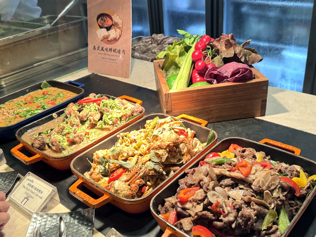 彩匯自助餐廳｜美福大飯店高級Buffet吃到飽推薦，牛排龍蝦干貝生蠔甜點酒水無限爽吃！ @猴屁的異想世界