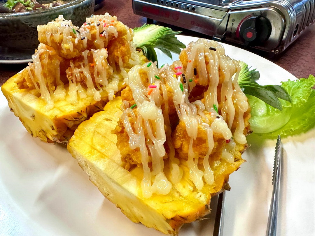 龍之居土雞城｜台中北屯合菜推薦！5000元合菜10道菜超澎湃，招牌甕仔雞、鳳梨蝦球必吃 @猴屁的異想世界
