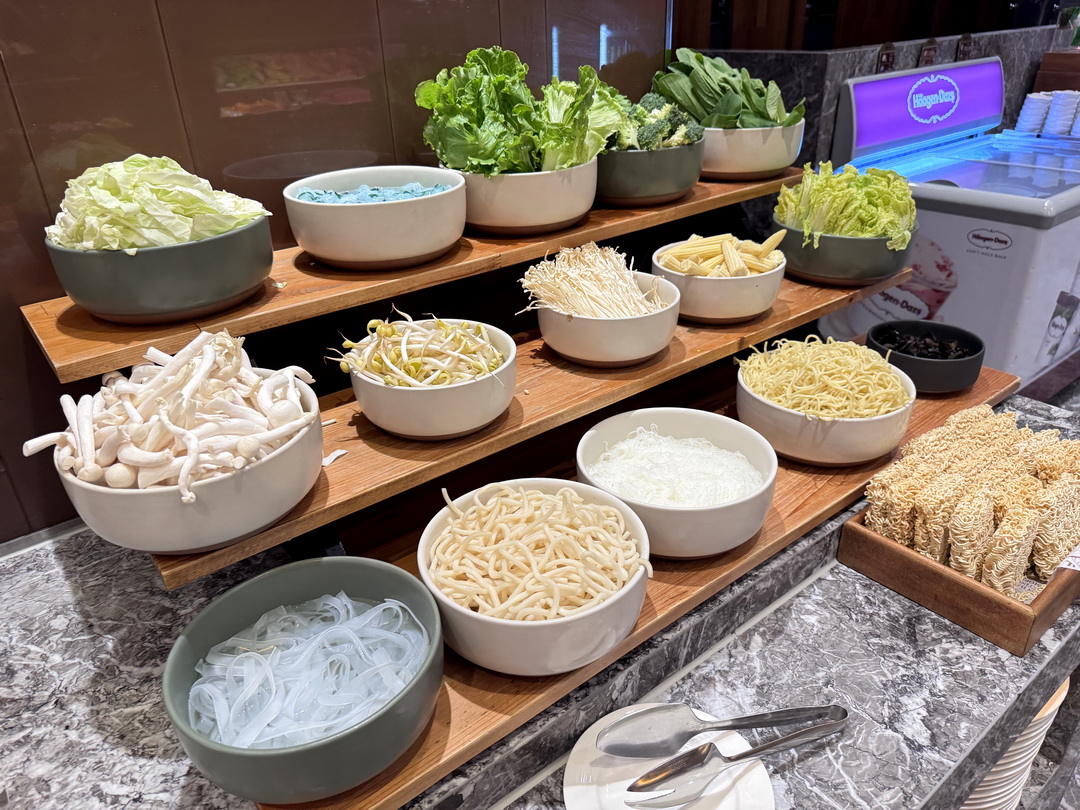 【新竹老爺酒店Le Café自助餐】氣派裝潢高質感Buffet，必吃爐烤牛排、生魚片、哈根達斯！ @猴屁的異想世界