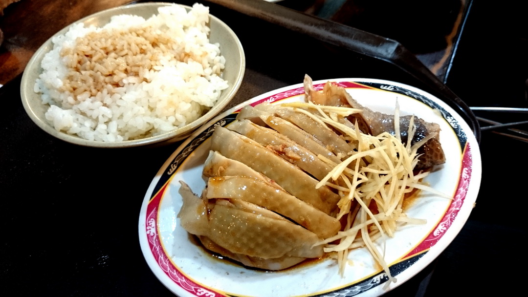 南機場夜市美食｜12間必吃人氣小吃推薦，米其林必比登臭豆腐、蚵嗲、沙威瑪、滷肉飯、炸雞通通有 @猴屁的異想世界