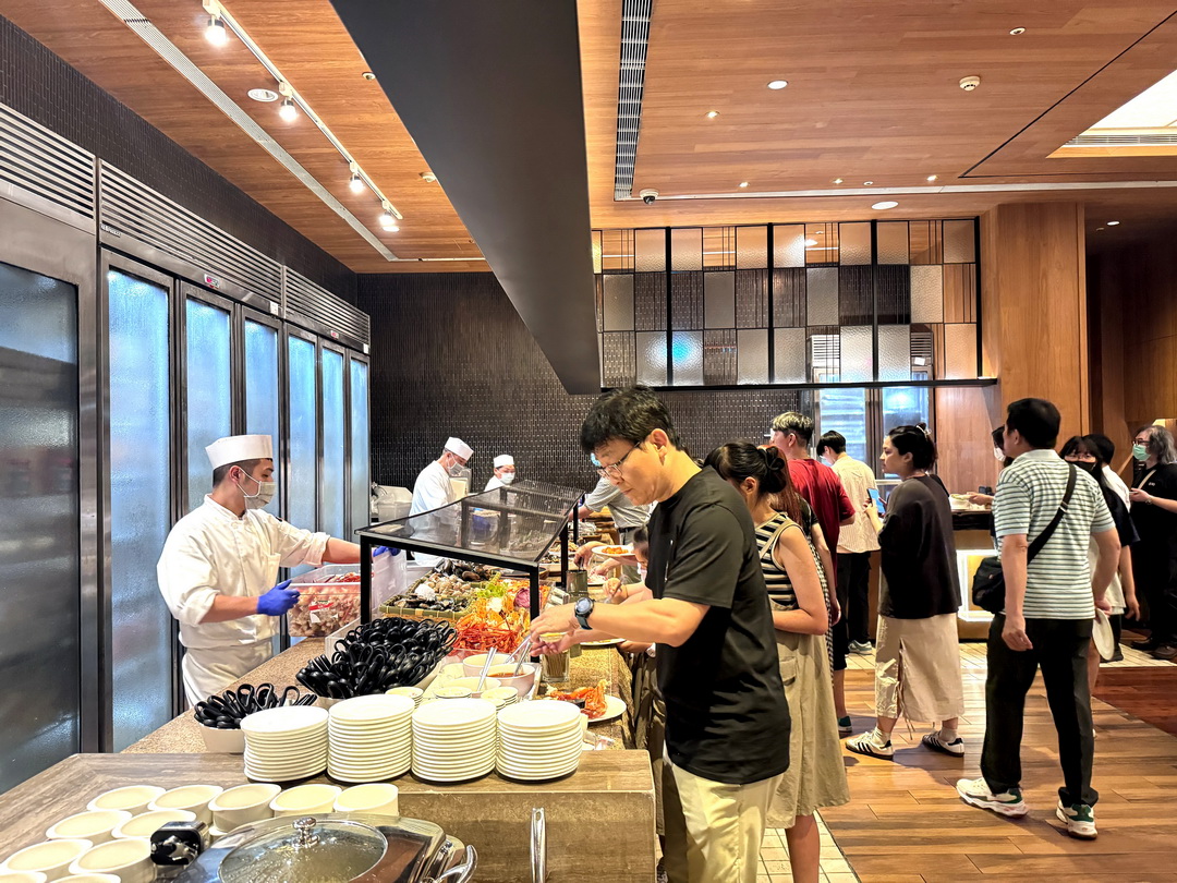 彩匯自助餐廳｜美福大飯店高級Buffet吃到飽推薦，牛排龍蝦干貝生蠔甜點酒水無限爽吃！ @猴屁的異想世界