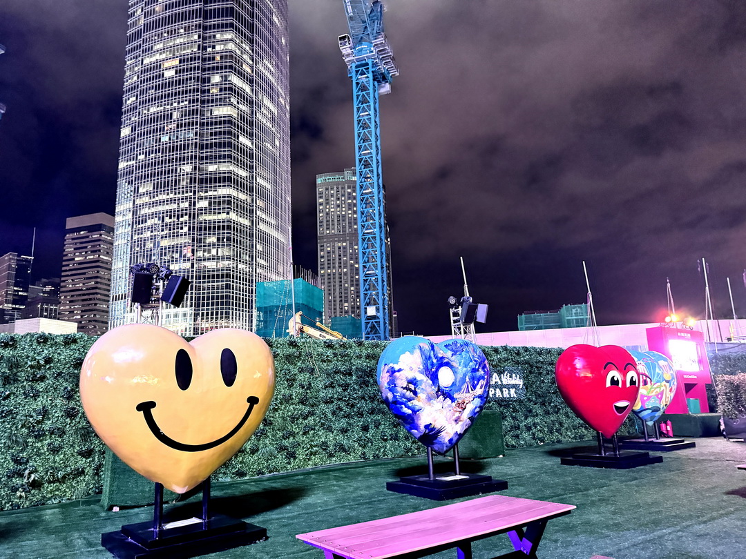 香港摩天輪｜中環必玩景點！20元港幣搭上高空賞維多利亞港夜景，還有可愛造景好拍好玩 @猴屁的異想世界