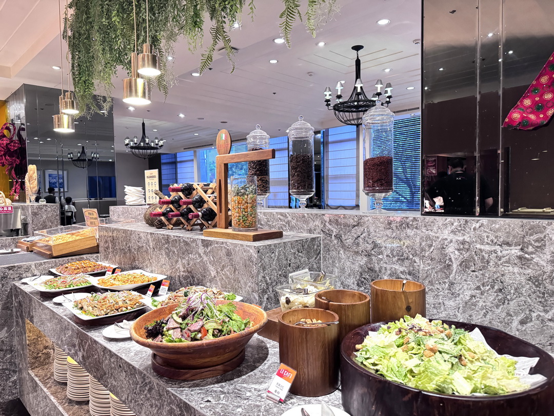 【新竹老爺酒店Le Café自助餐】氣派裝潢高質感Buffet，必吃爐烤牛排、生魚片、哈根達斯！ @猴屁的異想世界