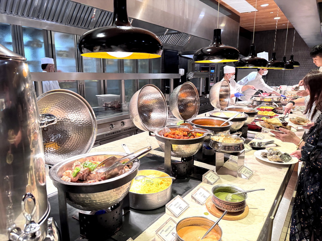 彩匯自助餐廳｜美福大飯店高級Buffet吃到飽推薦，牛排龍蝦干貝生蠔甜點酒水無限爽吃！ @猴屁的異想世界