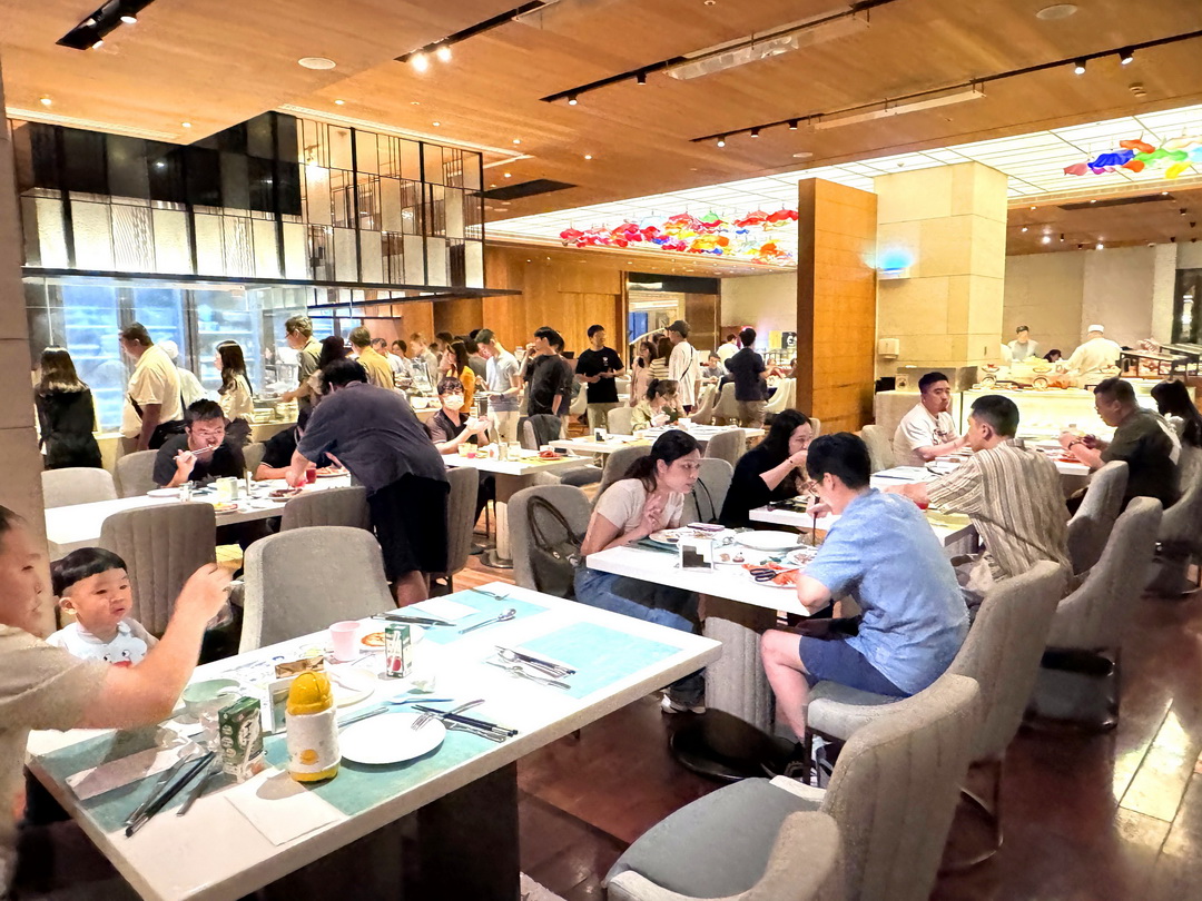 彩匯自助餐廳｜美福大飯店高級Buffet吃到飽推薦，牛排龍蝦干貝生蠔甜點酒水無限爽吃！ @猴屁的異想世界