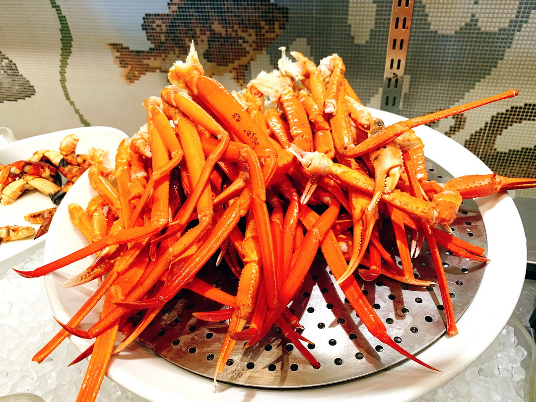 神戶FISHERMAN&#8217;S MARKET海鮮吃到飽｜松葉蟹無限供應，壽司披薩甜點一次滿足，港灣夜景超浪漫 @猴屁的異想世界