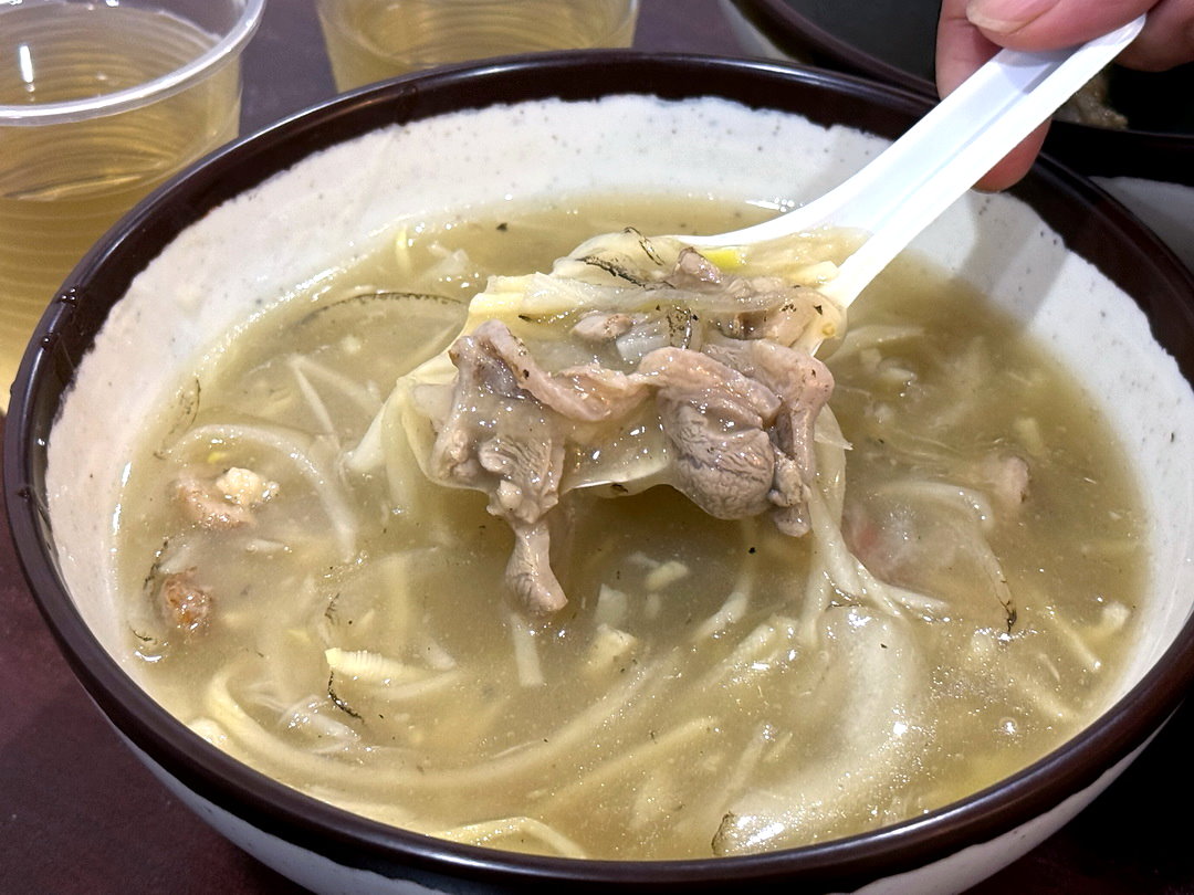【古早時代現炒鴨肉羹】嘉義宵夜美食推薦，藥燉排骨、生炒鴨肉羹必吃，在地人激推小吃！ @猴屁的異想世界