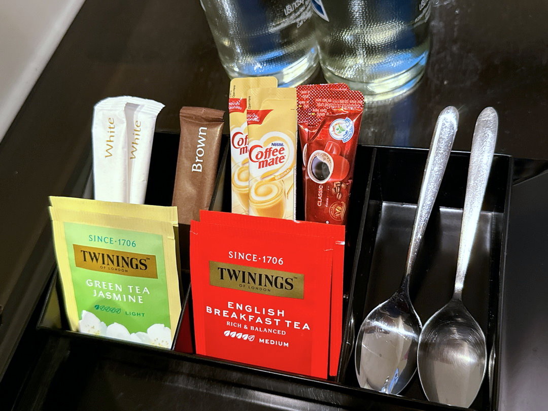 曼谷暹羅智選假日飯店｜BTS國家體育場站步行2分鐘，樓下就有麥當勞！含早餐與房間開箱 @猴屁的異想世界