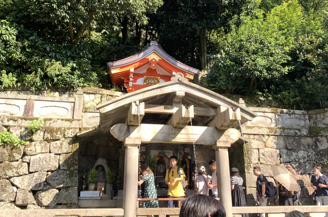 清水寺｜京都必訪世界文化遺產，舞台美景、音羽瀑布＆茶屋冰品全攻略 @猴屁的異想世界