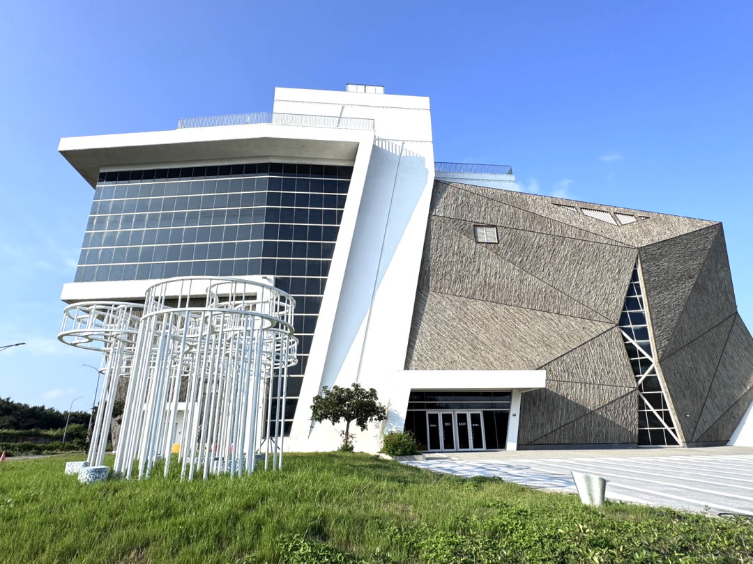 台中海洋生態館｜8大主題展區搶先看！最新票價、交通懶人包、順遊梧棲漁港一日遊攻略 @猴屁的異想世界