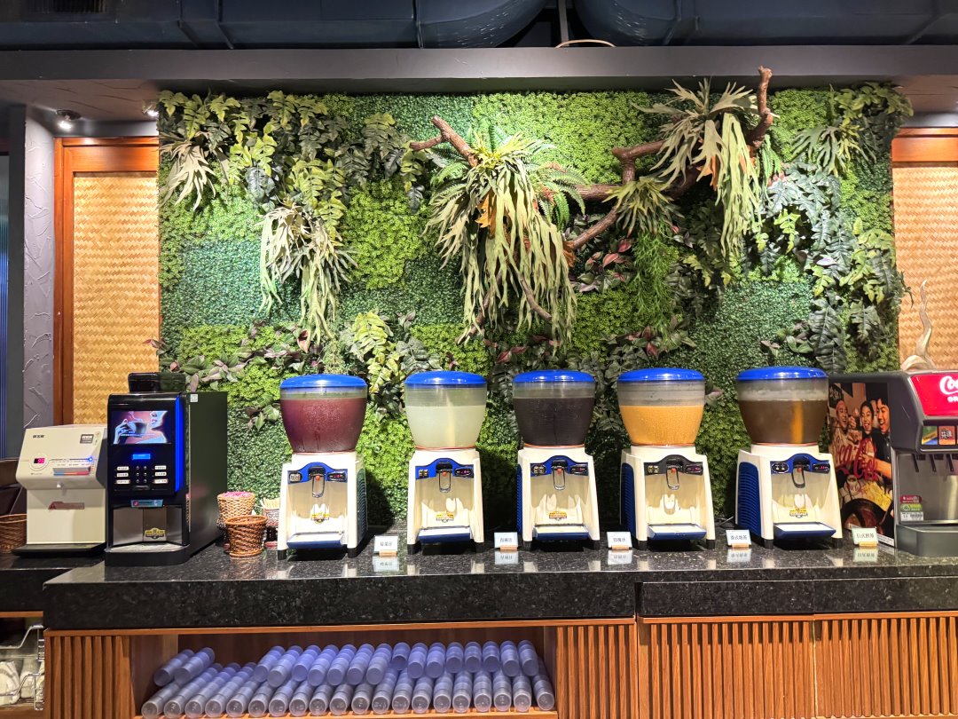 泰味館泰式料理｜桃園泰式吃到飽推薦，現點現炒＋自助吧無限暢食，在桃園愛買內 @猴屁的異想世界
