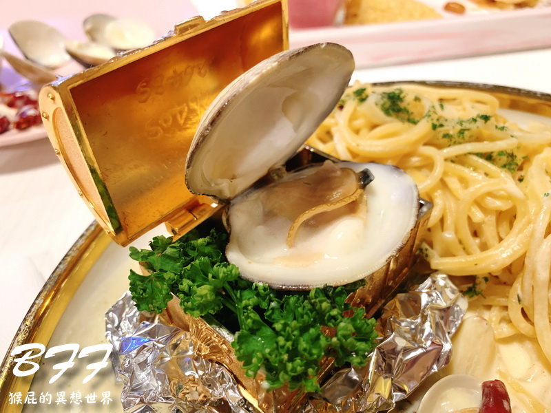 BFF Gossip Brunch｜台北公館浮誇系早午餐，超美大理石蛋糕，適合慶生餐廳 @猴屁的異想世界