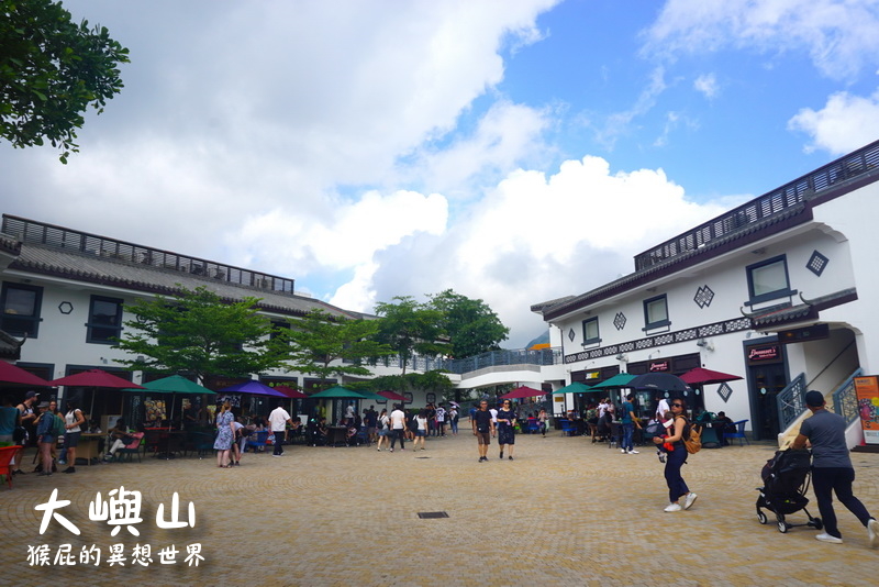 昂坪360纜車｜香港大嶼山朝聖天壇大佛，逛逛昂坪市集、東薈城outlets，昂坪纜車交通 @猴屁的異想世界