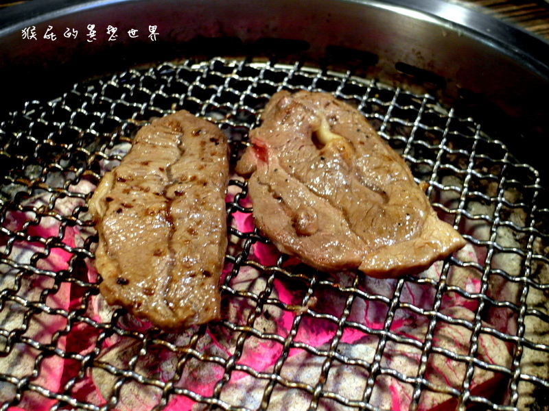 燒肉眾燒烤吃到飽｜中和燒肉吃到飽，宵夜場499免費升級599，近環球購物中心 @猴屁的異想世界