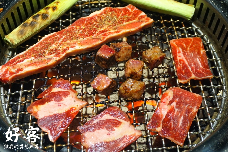 好客燒烤｜台中燒肉吃到飽，天使紅蝦、泰國蝦、戰斧牛排、螃蟹等通通吃到飽 @猴屁的異想世界