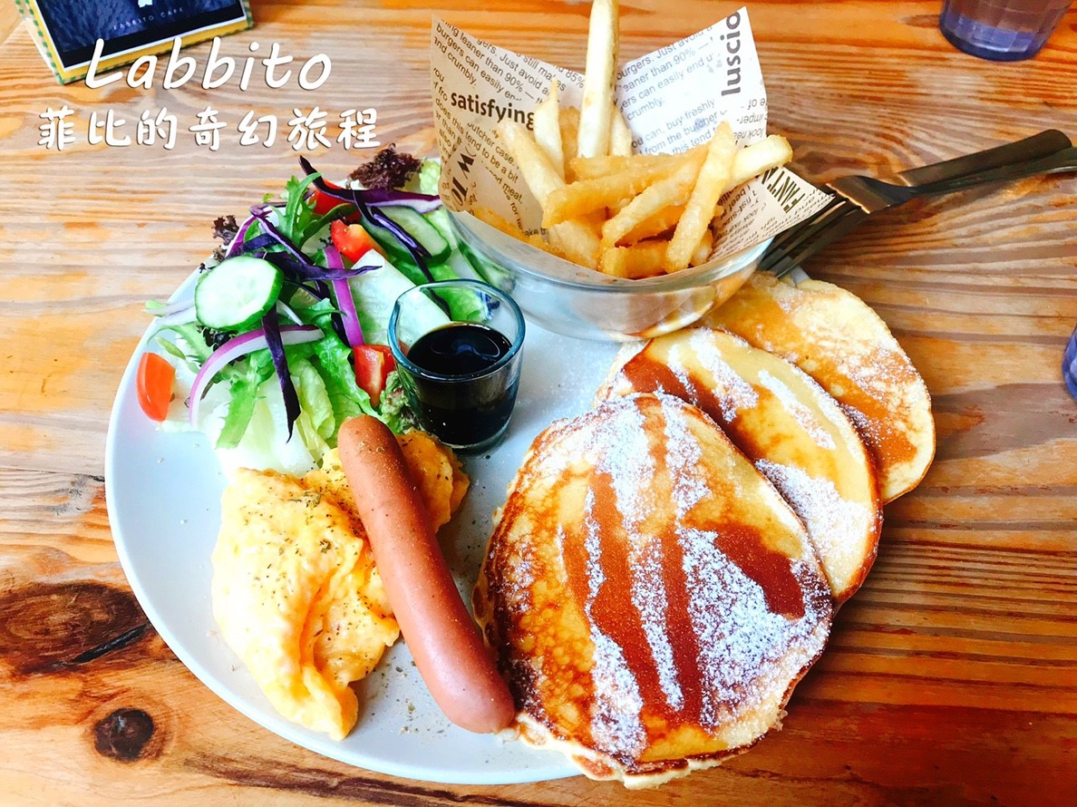 Labbito Cafe｜台中早午餐推薦，日本人開的早午餐，Tokyo Crepe可麗餅、鬆餅 @猴屁的異想世界