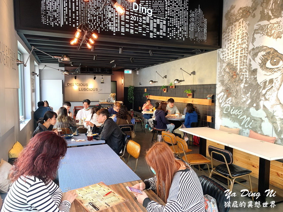 【台中美食】逢甲CP值高義大利麵-亞丁尼義式麵屋(逢甲店)！台中IG打卡美食，Tiffany藍外觀超美，高貴不貴好吃義大利麵！內有亞丁尼逢甲菜單！(逢甲夜市美食、逢甲餐廳推薦) @猴屁的異想世界