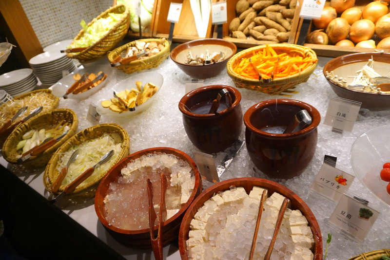 鍋ぞう新宿東口店｜東京新宿和牛壽喜燒吃到飽，黑毛牛、松阪豬涮涮鍋，東京新宿必吃美食 @猴屁的異想世界