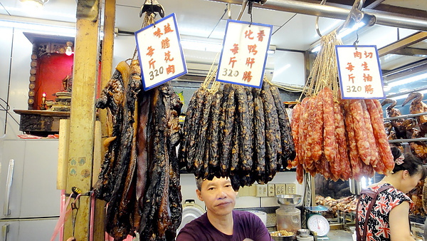 香城燒臘小館｜新莊超厲害港式燒臘，化皮燒肉必點，輔大周邊超人氣排隊美食 @猴屁的異想世界