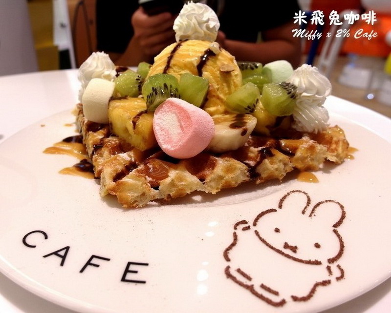 【新北中和】超可愛米飛兔咖啡Miffy x2 cafe！中和環球購物中心2F隱藏米飛兔主題餐廳！(有接駁車到板橋環球.捷運新埔站)