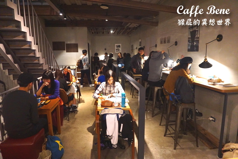 Caffe Bene｜台北車站不限時咖啡廳，來自韓國超人氣咖啡廳，甜點超讚，有Wifi @猴屁的異想世界