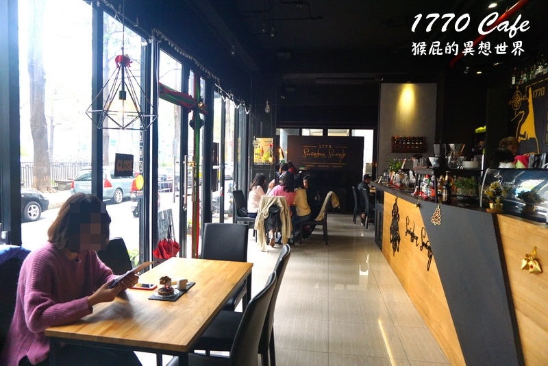 1770 Cafe｜台中大份量早午餐，彩虹屋咖啡廳好有特色，有賣咖啡、早午餐、甜點 @猴屁的異想世界