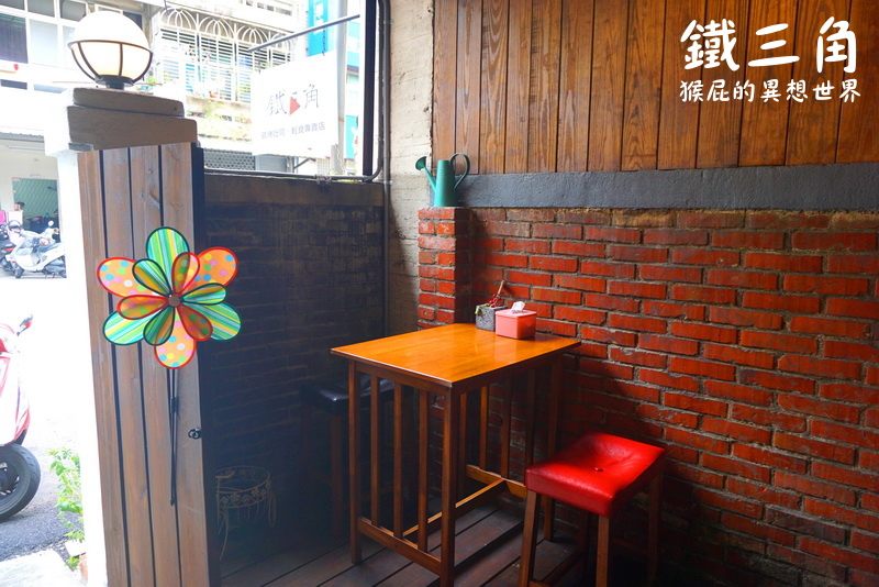 鐵三角吐司專賣店｜新竹隱藏版銅板美食，甜的吐司頗有特色，近新竹火車站 @猴屁的異想世界