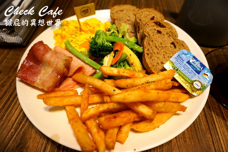 【台北行天宮】行天宮旁超人氣咖啡廳Check Cafe雀客咖啡！工業風早午餐，隔壁就是潮流旅店Check Inn雀客旅館！有包廂！捷運行天宮站！(行天宮美食、行天宮餐廳) @猴屁的異想世界